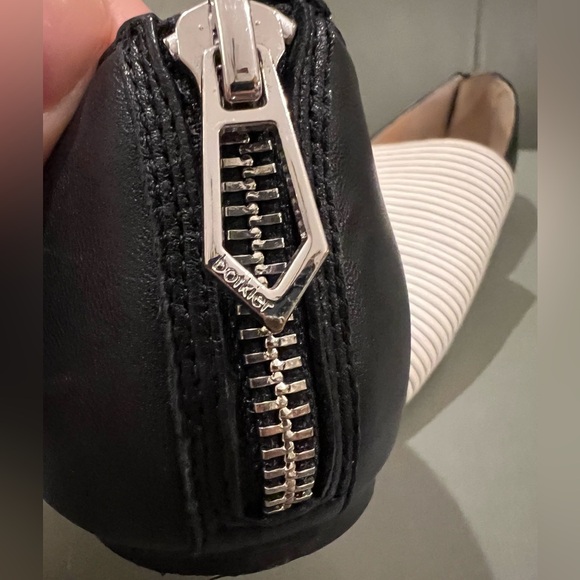 BOTKIER-All leather flats 🤍🖤 - Picture 9 of 9